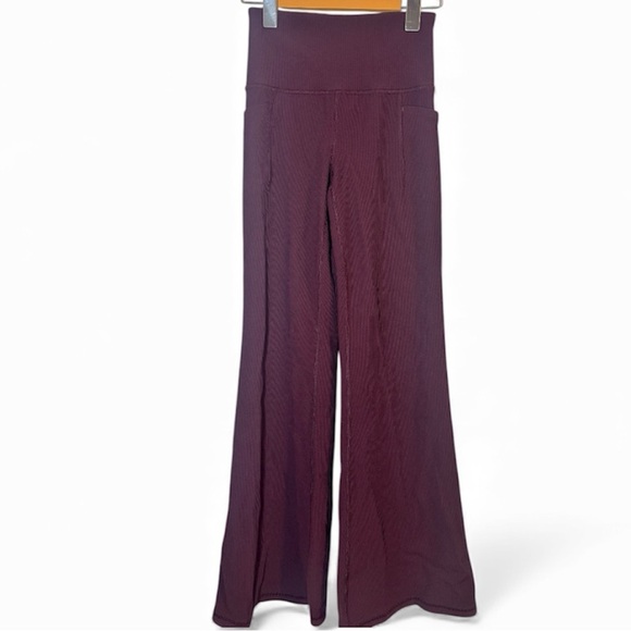 NWOT Athleta Solution Stash Ribbed Flare Pant - Size XS - Picture 2 of 5